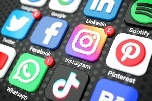 Les réseaux sociaux : 10 raisons puissantes d’y investir en 2025