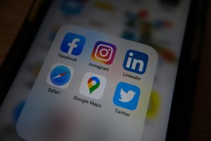 Les réseaux sociaux : 10 raisons puissantes d’y investir en 2025